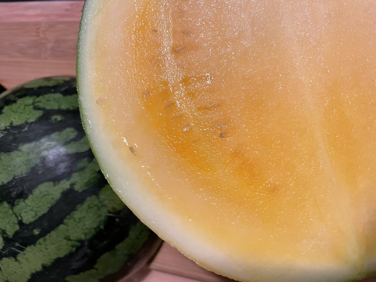 aufgeschnittene gelbe Wassermelone